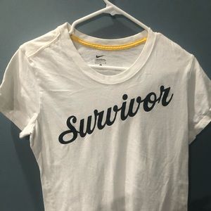 Women’s large Nike tee